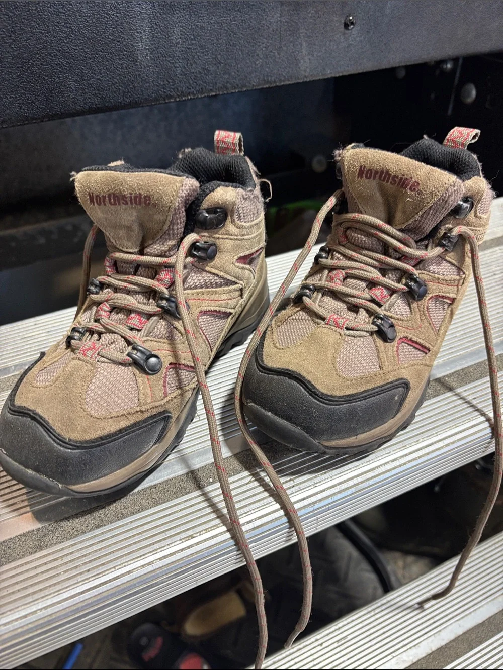 Boys size 13 waterproof hiking boots